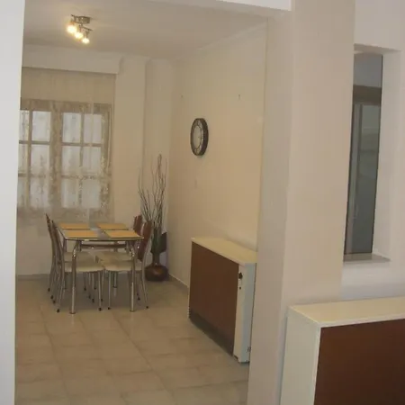 Quiet Sykies Center Apartment